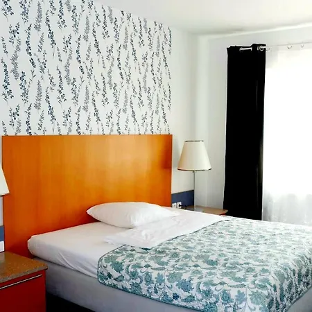 Hotel Dvur 3*