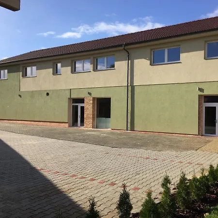 Hotel Dvur Krnsko