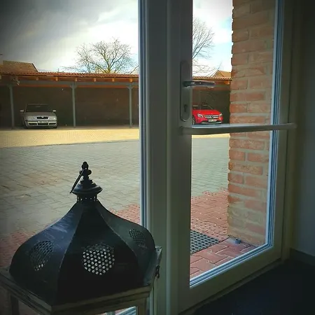 Dvůr