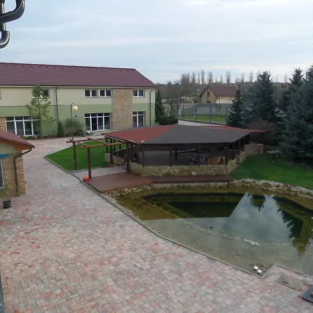 Dvur Hotel 3*