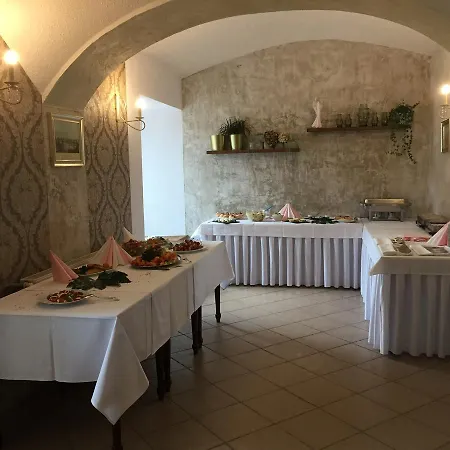 Dvur Hotel 3*